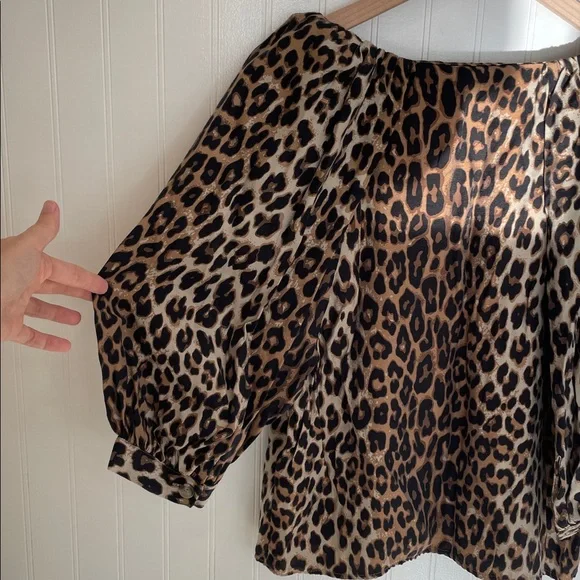 H&M Leopard Print V-Neck Button Down Elbow Length Puff Sleeve Blouse Boho Size M - Picture 6 of 10